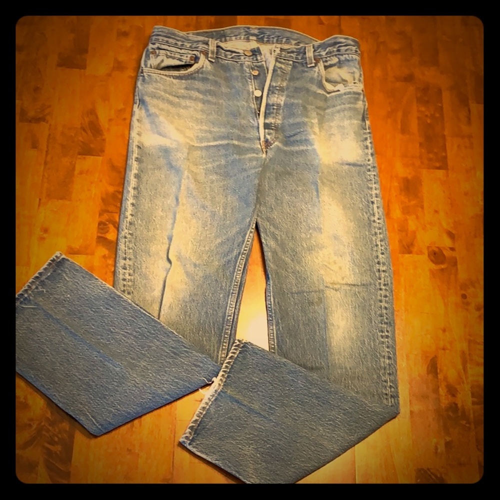 Men’s Levi’s 501 blue jeans